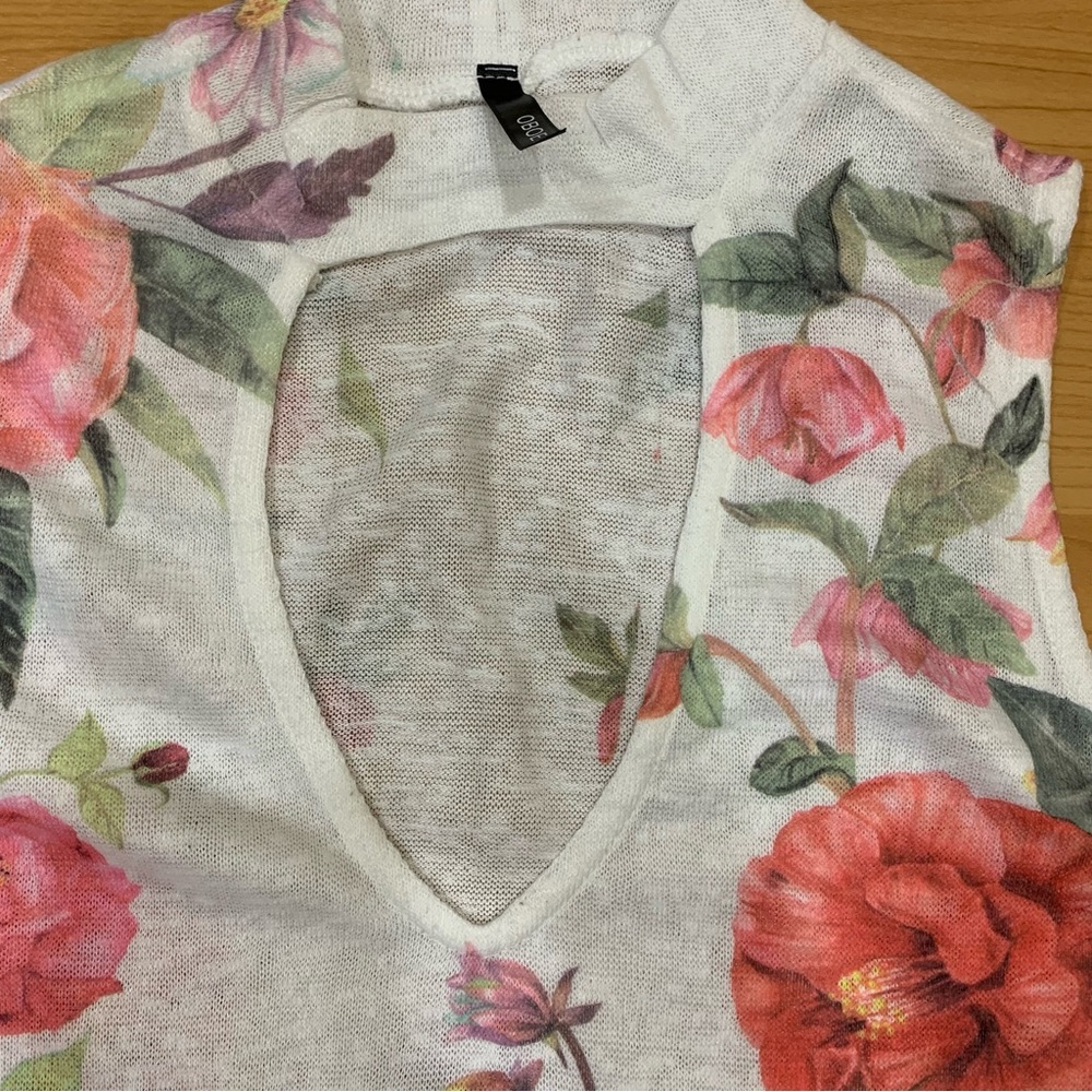 Floral mock neck tank top - Picture 8 of 10